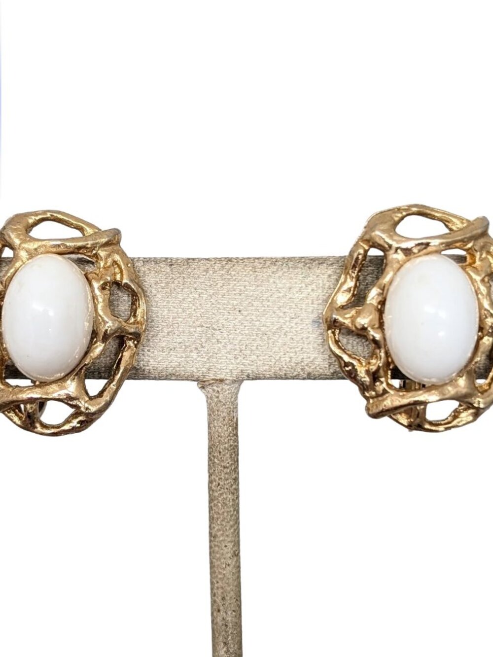 Vintage 1973 Signed Napier Modernist Goldtone White Cabochon Clip Earrings